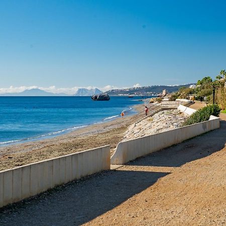 Fantastic Beachfront Apartment Estepona Extérieur photo