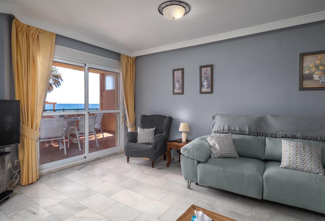Fantastic Beachfront Apartment Estepona Extérieur photo