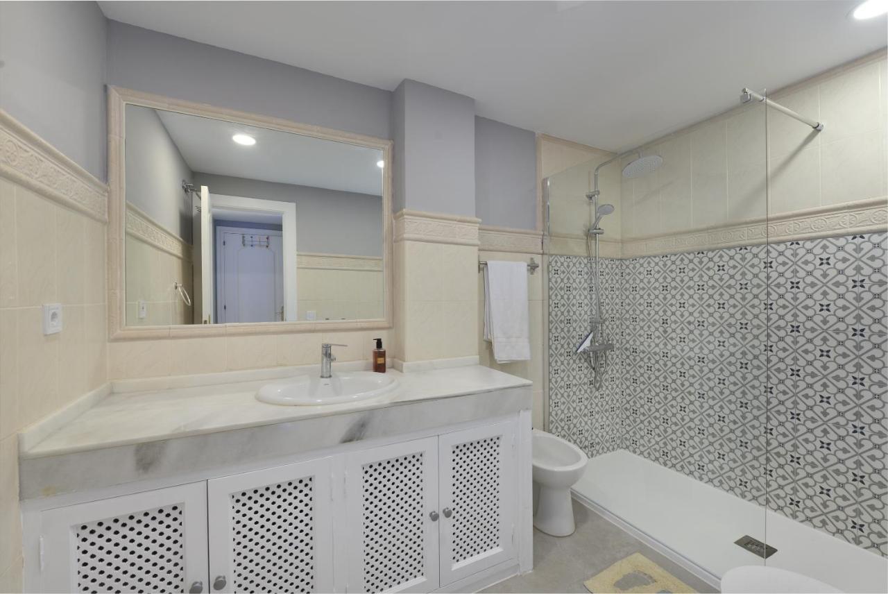 Fantastic Beachfront Apartment Estepona Extérieur photo