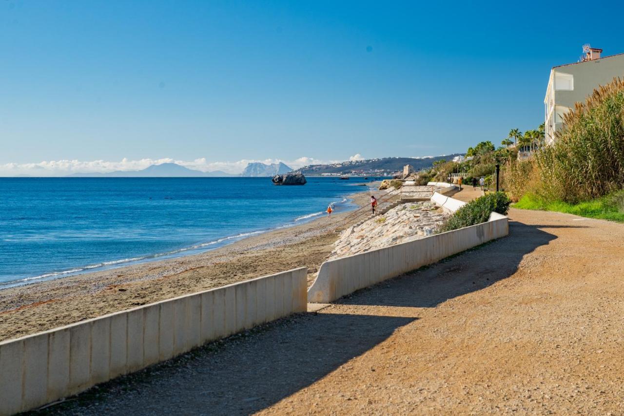 Fantastic Beachfront Apartment Estepona Extérieur photo